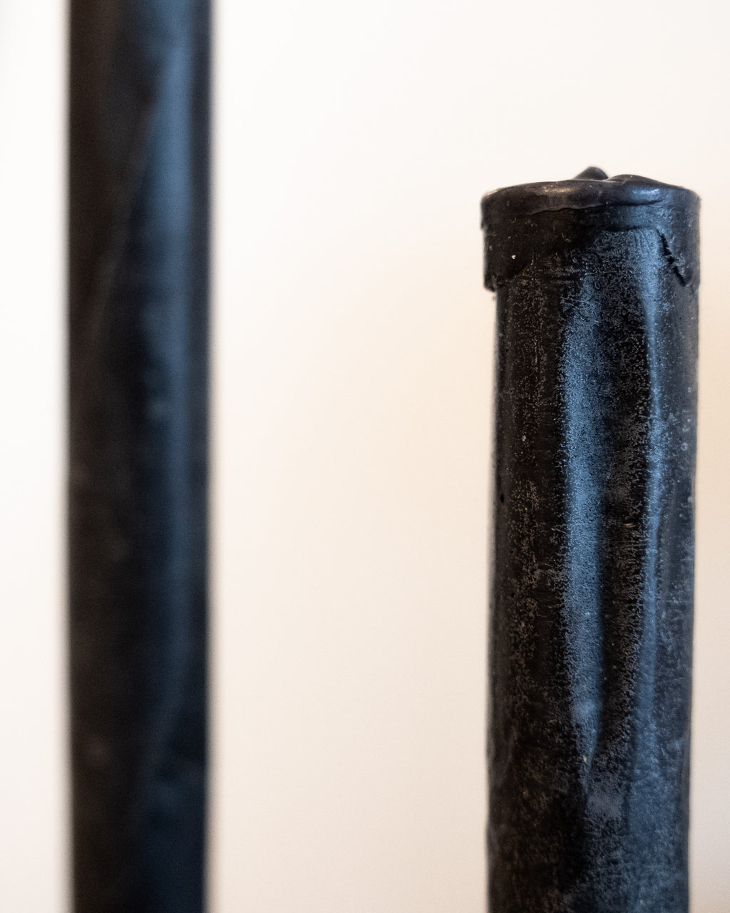 Blut Noir Pour I - Ashen Black ritual candle