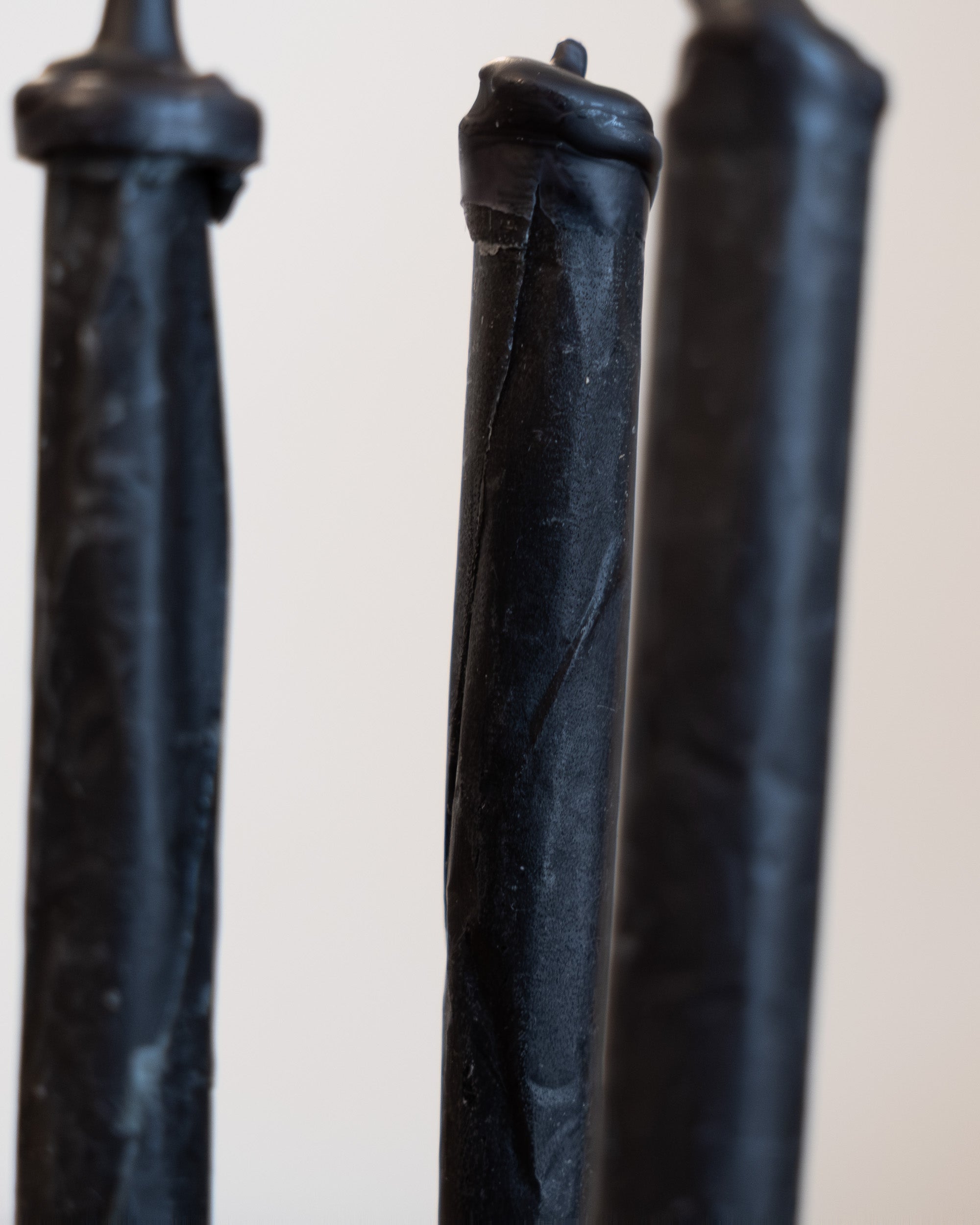 Blut Noir Pour I - Ashen Black ritual candle