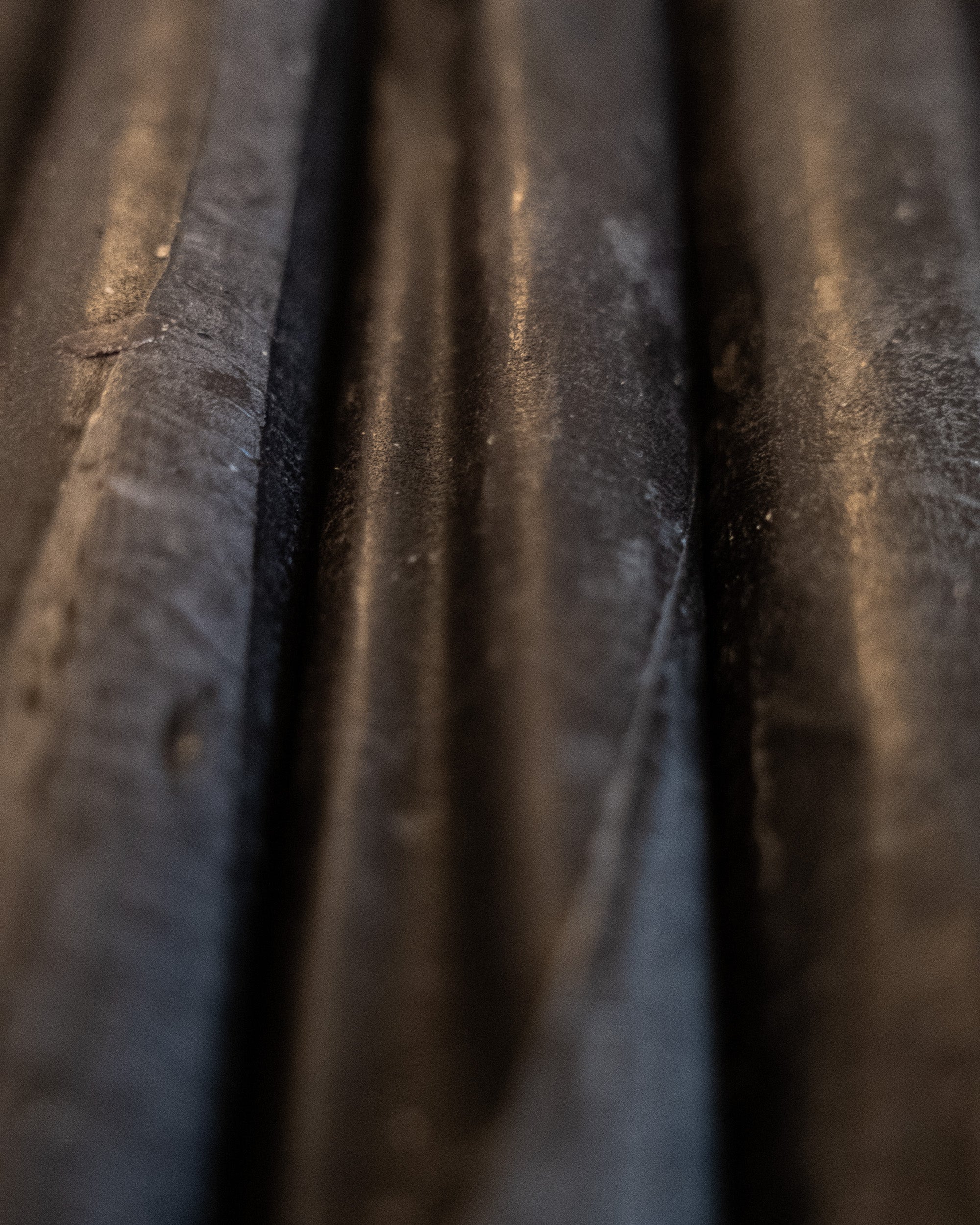 Blut Noir Pour I - Ashen Black ritual candle