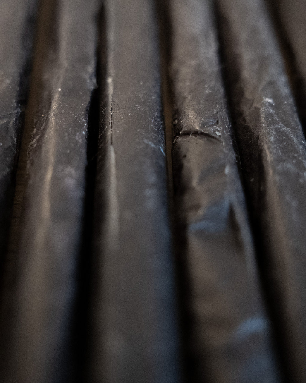 Blut Noir Pour I - Ashen Black ritual candle